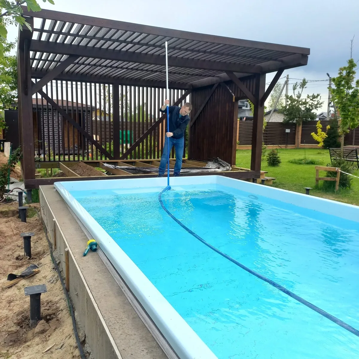 Копинговый бордюрный камень для бассейна Laguna в Октябрьском